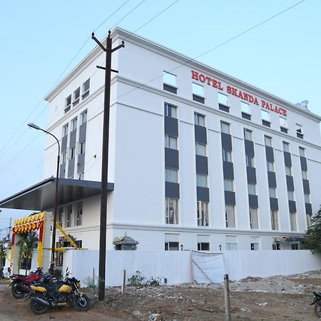 Hotel Skanda Palace Thiruttani Kültér fotó